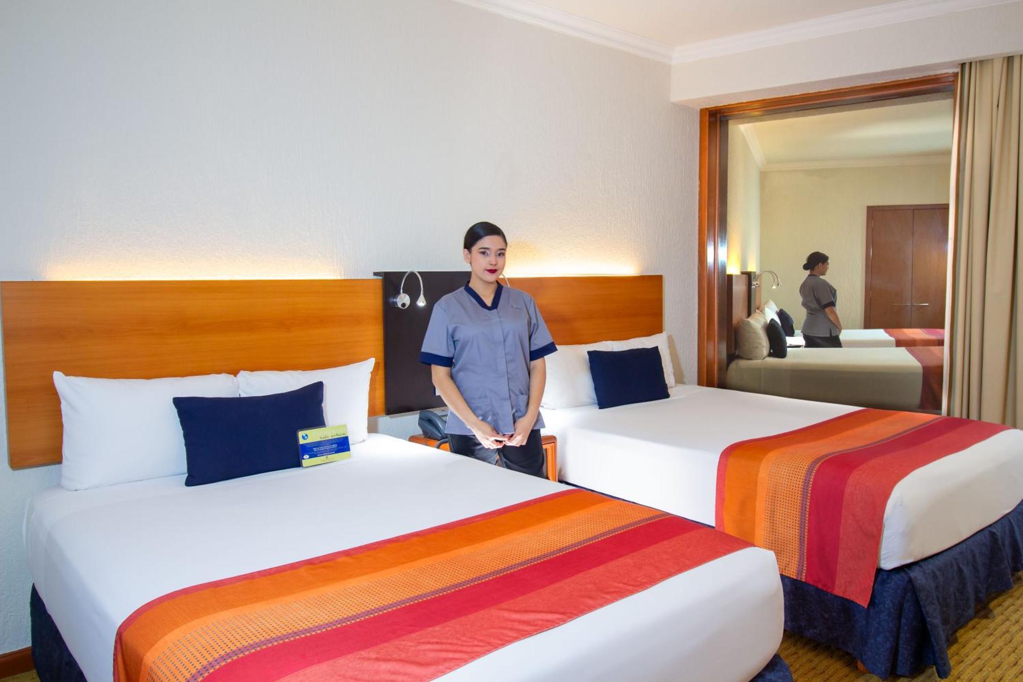 Hotel Guadalajara Plaza Expo Екстериор снимка